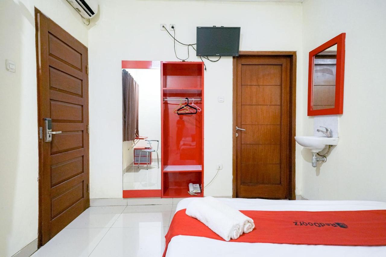 Reddoorz At Buah Batu 5 Hotel Bandung Buitenkant foto